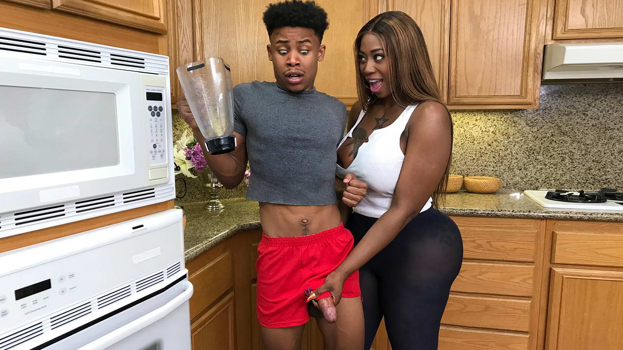 Los mejores videos de Dominicana Singando donde  Botín de ébano tatuado con culo de 56 pulgadas le encanta hacer ejercicio con sementales negros