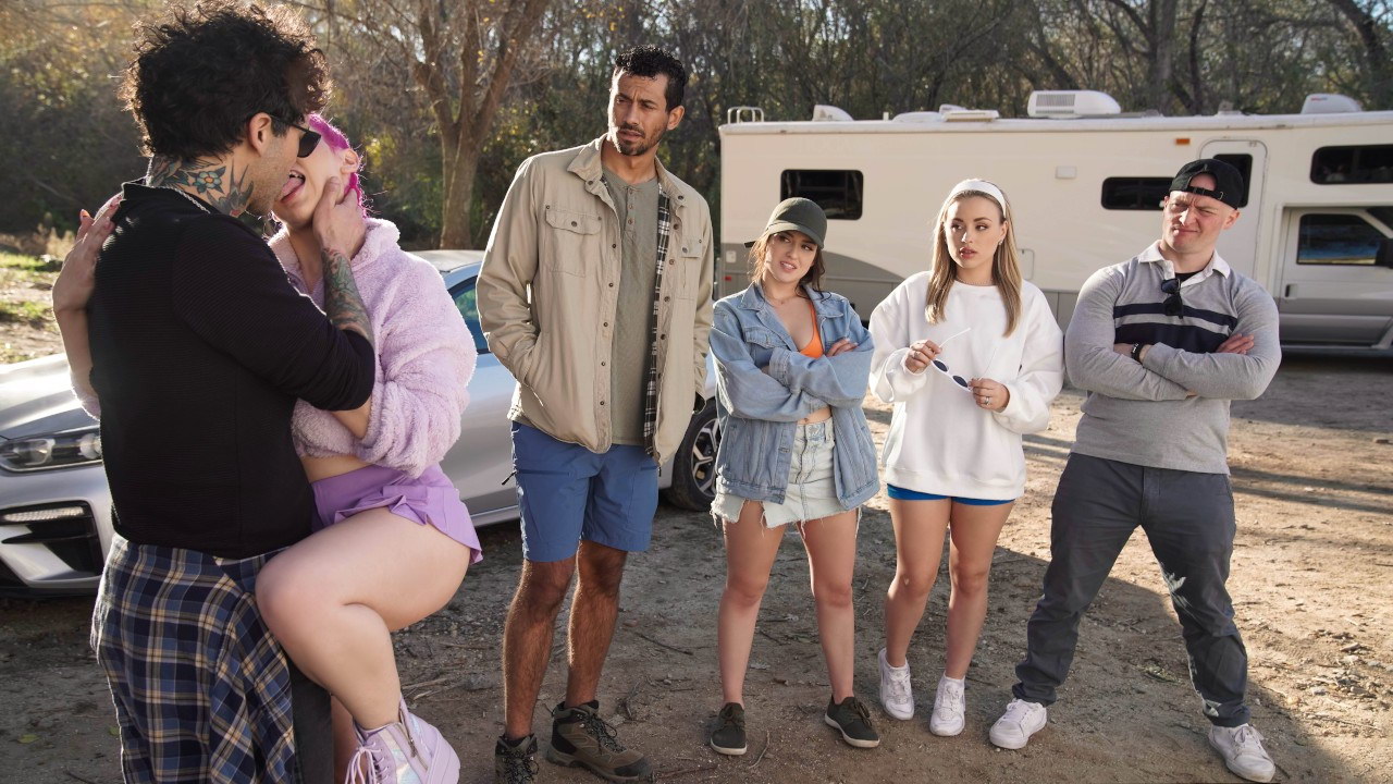 Los mejores videos de Dominicana Singando donde  Las reuniones son un momento para tener sexo con tus viejos amigos de la secundaria – Episodio 1