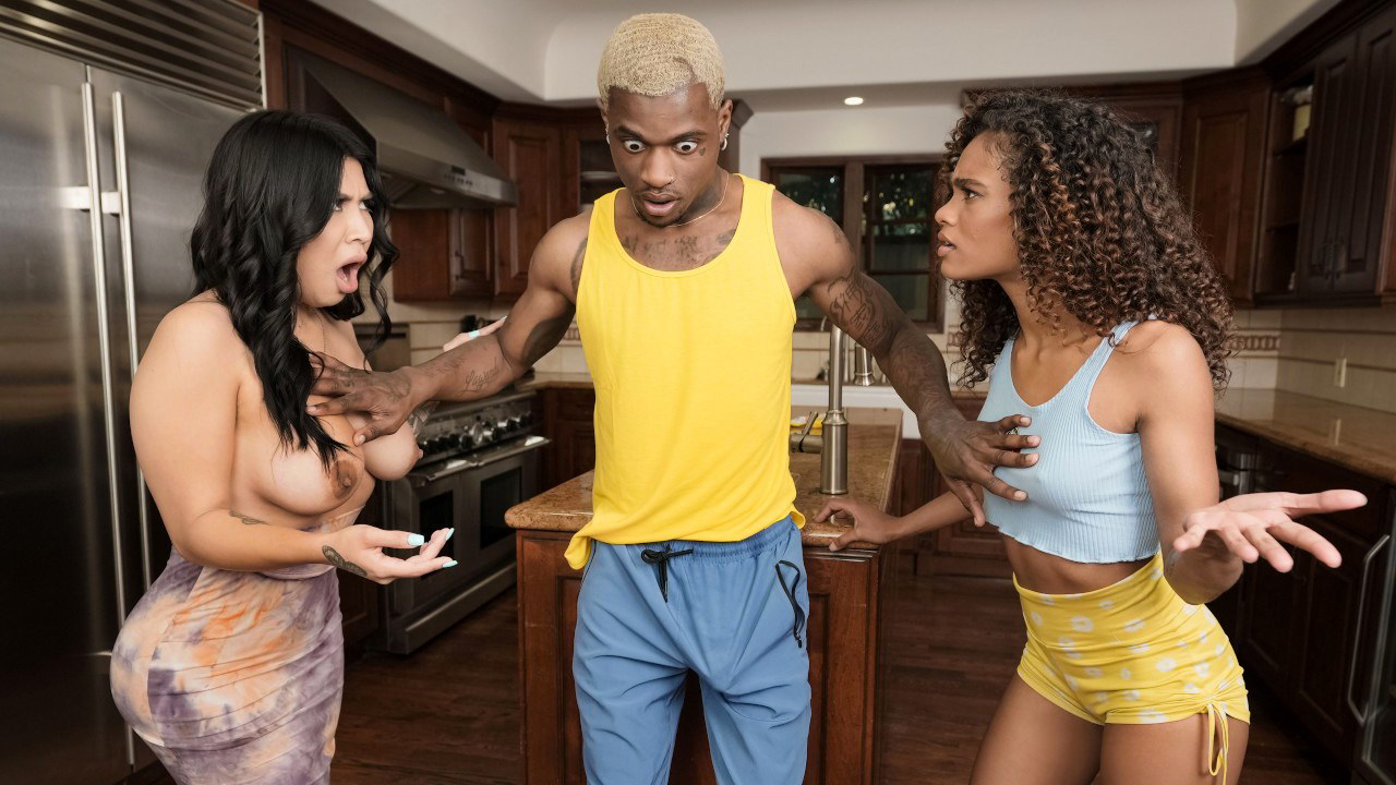 Los mejores videos de Dominicana Singando donde  Dos chicas negras desnudas y calientes compartiendo un paseo cremoso y chorreando duro