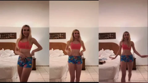 Lil Tay probandose su pijama para irse a dormir